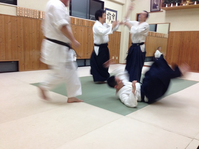 http://www.takaishi-ind.co.jp/shacho_p/img/s-%E5%86%99%E7%9C%9F%202014-03-01%2019%2016%2017.jpg